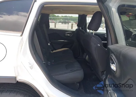 2016 Jeep Cherokee Latitude из США, поврежденный, VIN 1C4PJMCB2GW372592